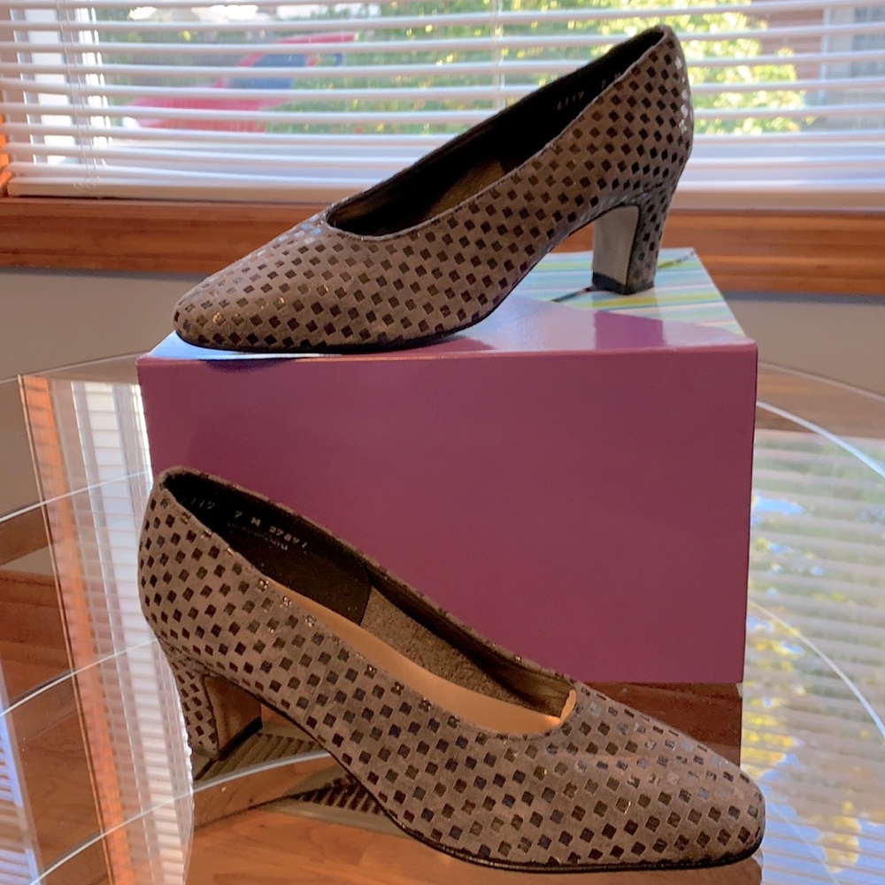 California Magdesians Grey Suede 2 inch High-Heels